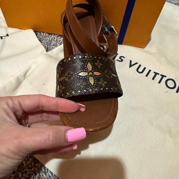 RARE Star Louis Vuitton Ankle Strap Star Heels - Size 7.5 - Worn a couple times - Picture 10 of 15